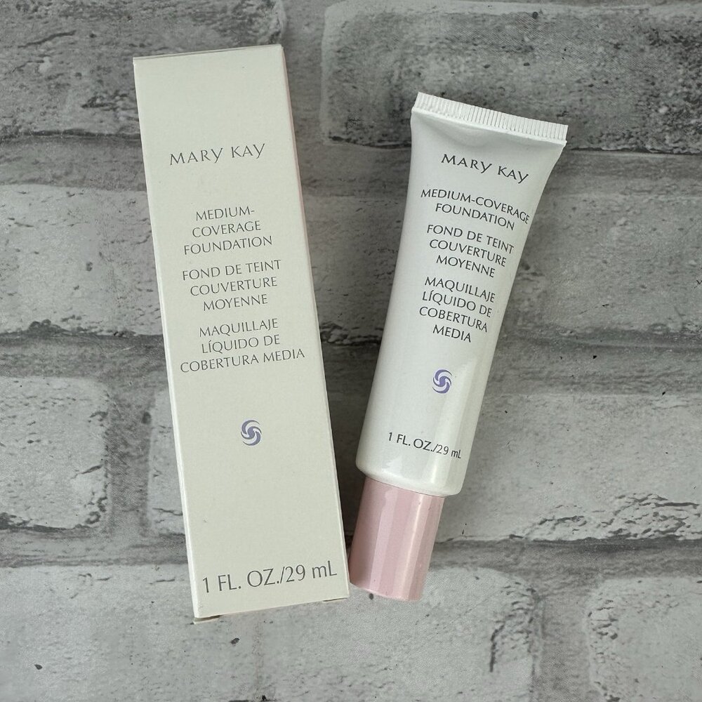 Mary Kay Medium Coverage Foundation Ivory 100 Normal To Oily Pink Cap 355200 NOS